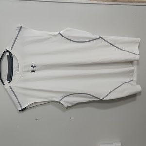Sleeveless Underarmour shirt. White, Extra-large compression